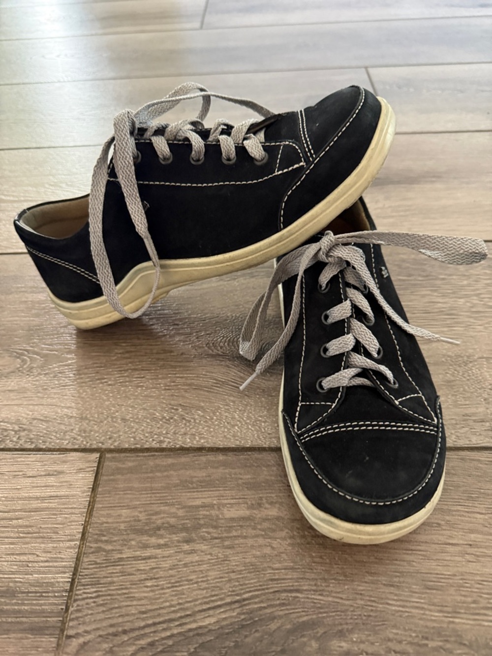 Finn Comfort Black Lace-Up Sneakers
